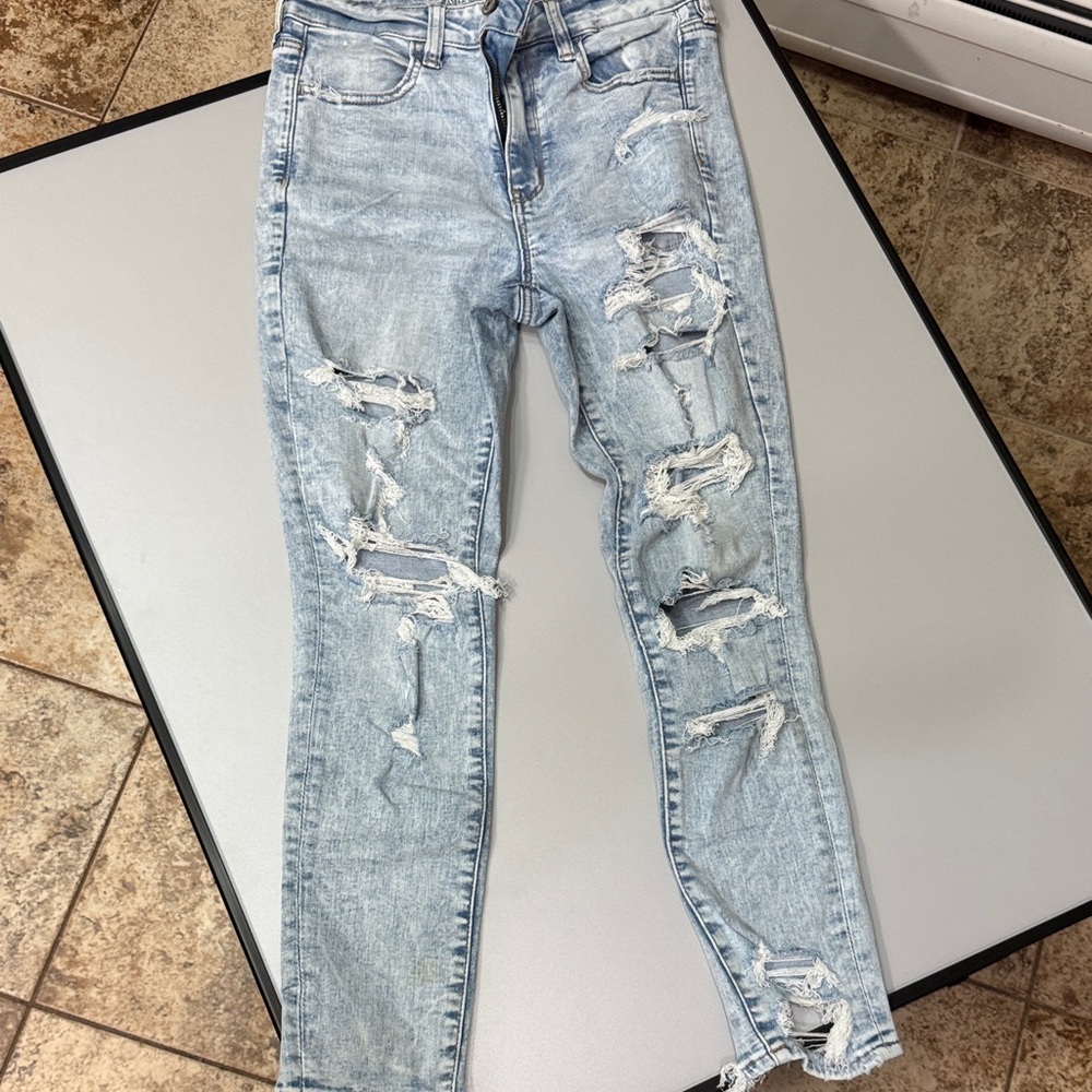 American Eagle Distressed Light Blue Women's Jeans